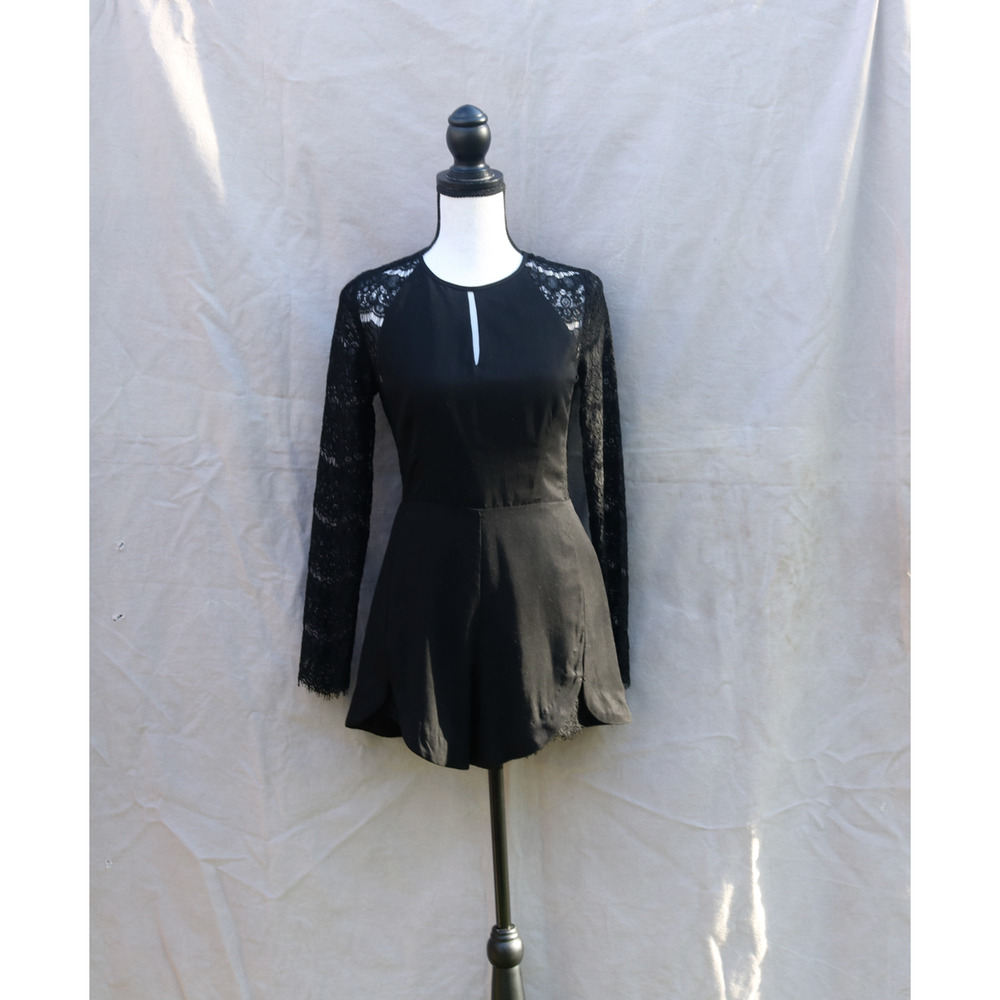 NWT Do+Be Black Shorts Fabric Lace Romper Nw Sz S